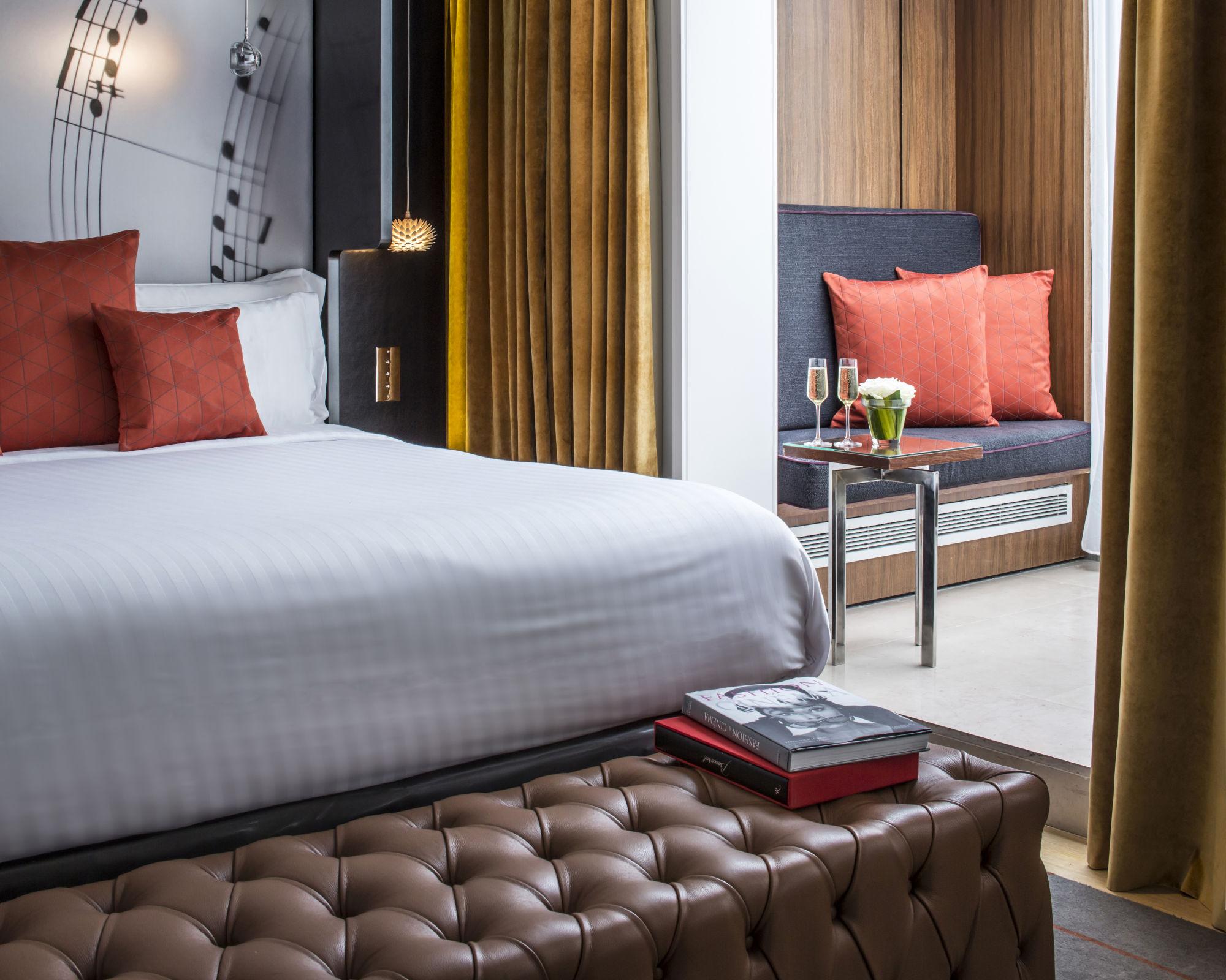 โฮเทล เดอ แซร์-ปารีส ชองเซลิเซ Hotel ภายนอก รูปภาพ