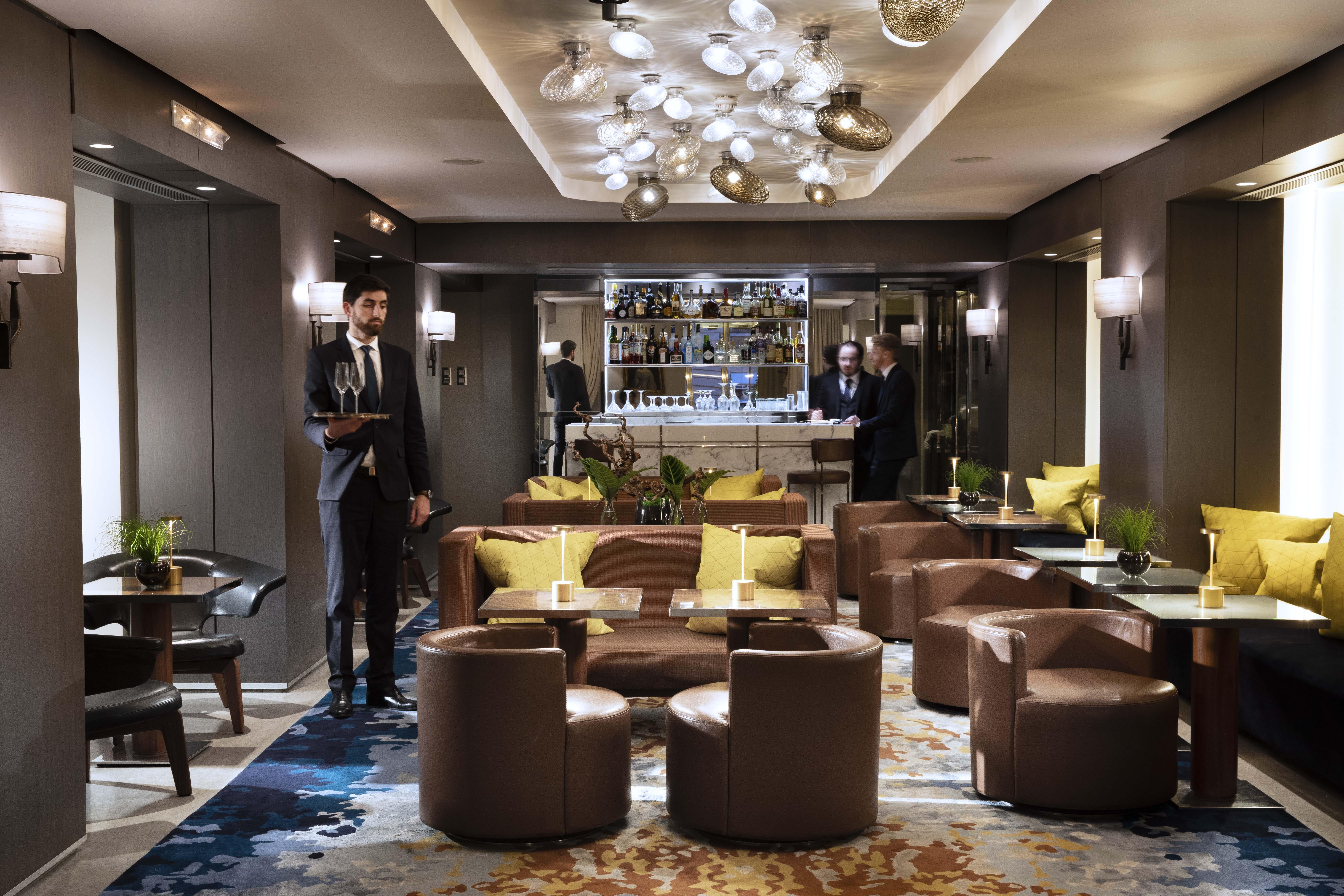 โฮเทล เดอ แซร์-ปารีส ชองเซลิเซ Hotel ภายนอก รูปภาพ