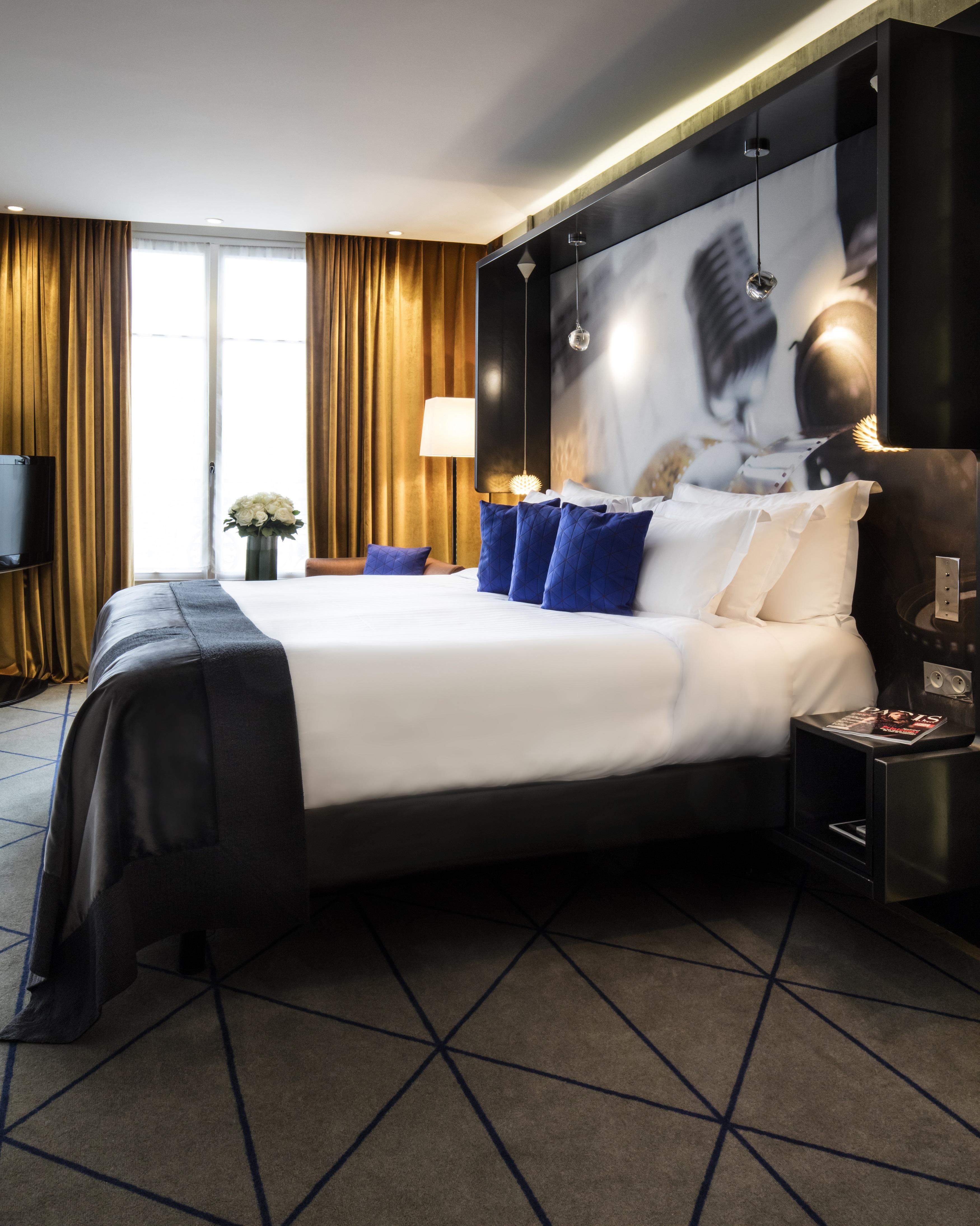 โฮเทล เดอ แซร์-ปารีส ชองเซลิเซ Hotel ภายนอก รูปภาพ