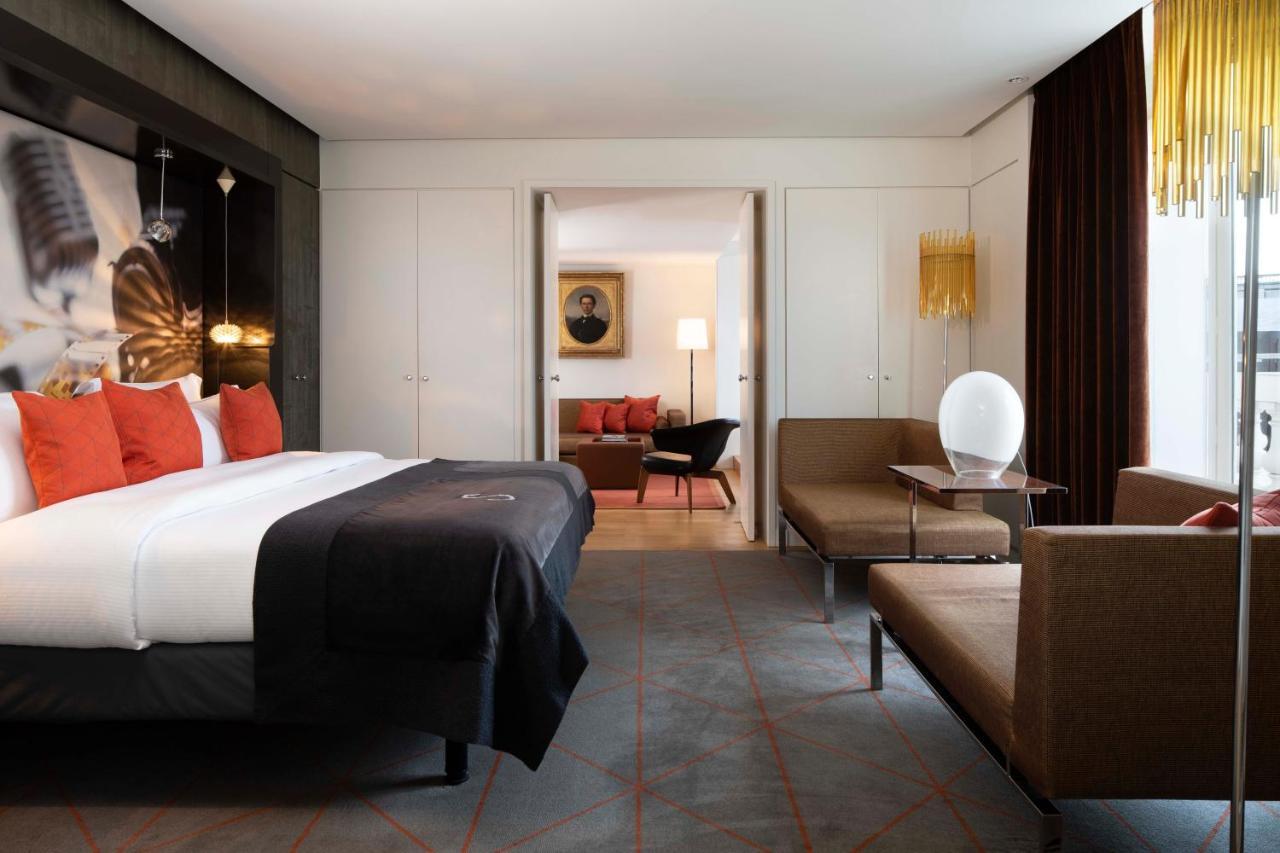 โฮเทล เดอ แซร์-ปารีส ชองเซลิเซ Hotel ภายนอก รูปภาพ