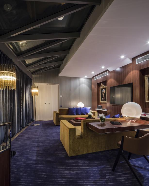โฮเทล เดอ แซร์-ปารีส ชองเซลิเซ Hotel ภายนอก รูปภาพ